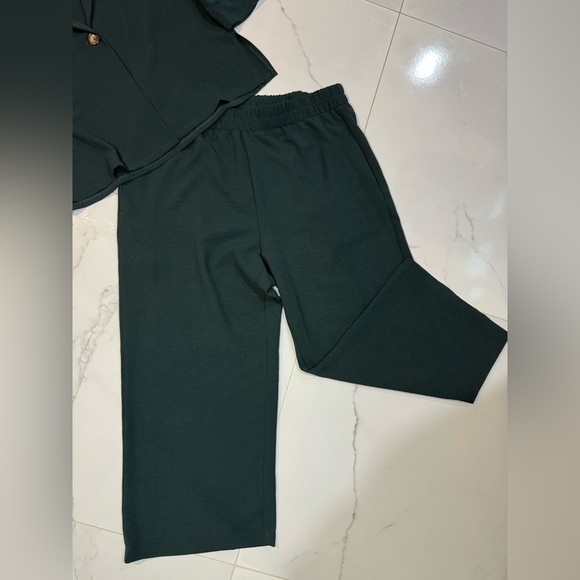 Connected Apparel Dark Green Two-Piece Set/ Size PL - Picture 3 of 4